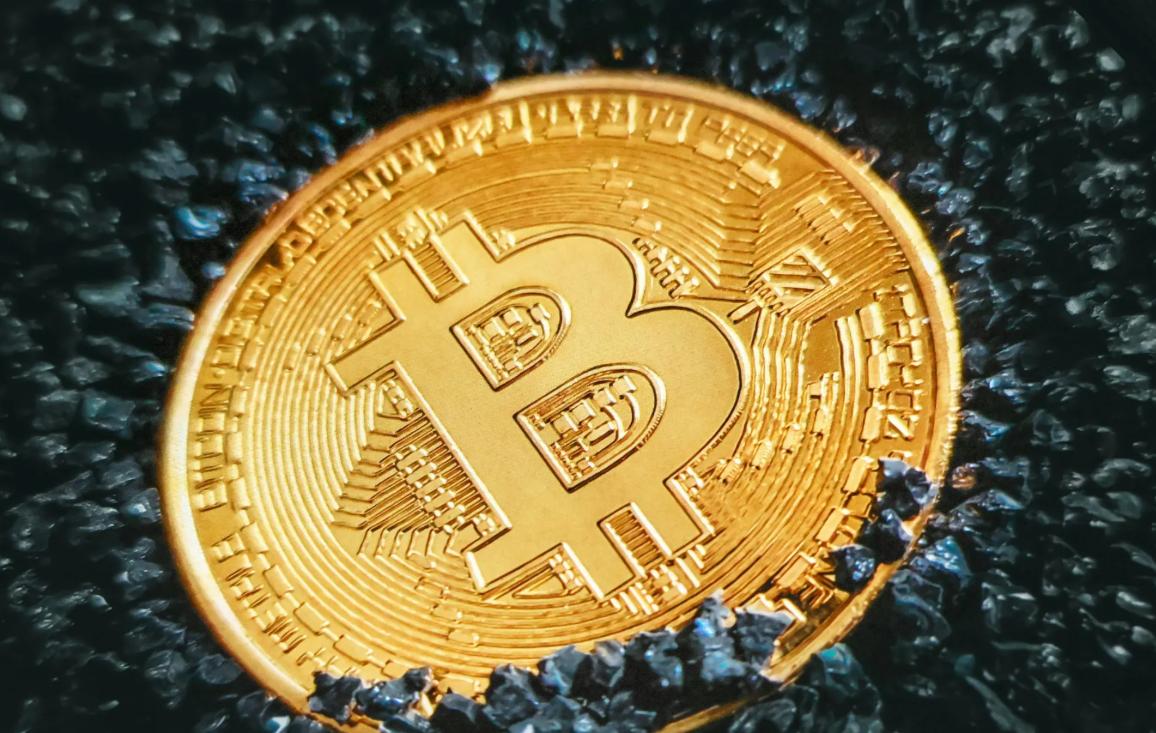 比特币: эксперт считает, что BTC может быть близок к своему максимуму