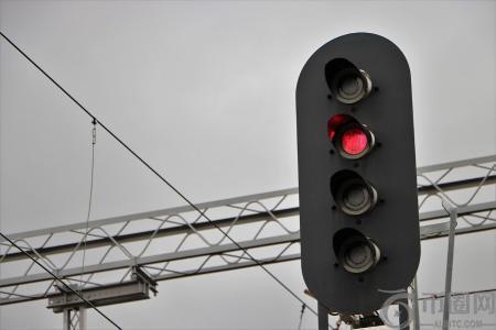 比特币熊市争夺关键支撑位，BTC、股票和黄金波动率指数齐飙升