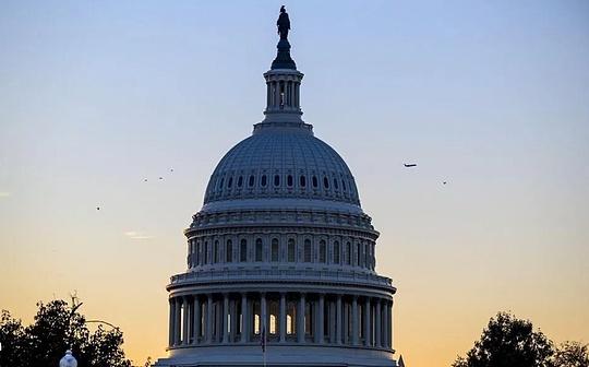 美国政府重新开机：41天停摆带来的连锁震荡