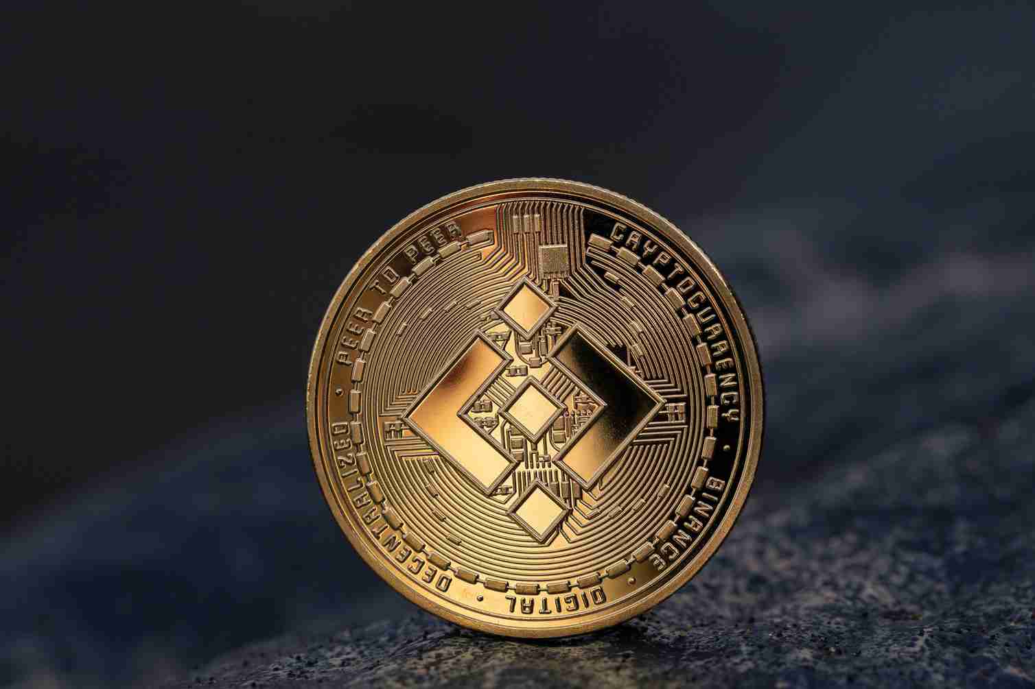 BNB ($BNB) 2025 年价格预测：机构 RWA 动能能否在当前关键支撑位抵消疲软的散户情绪