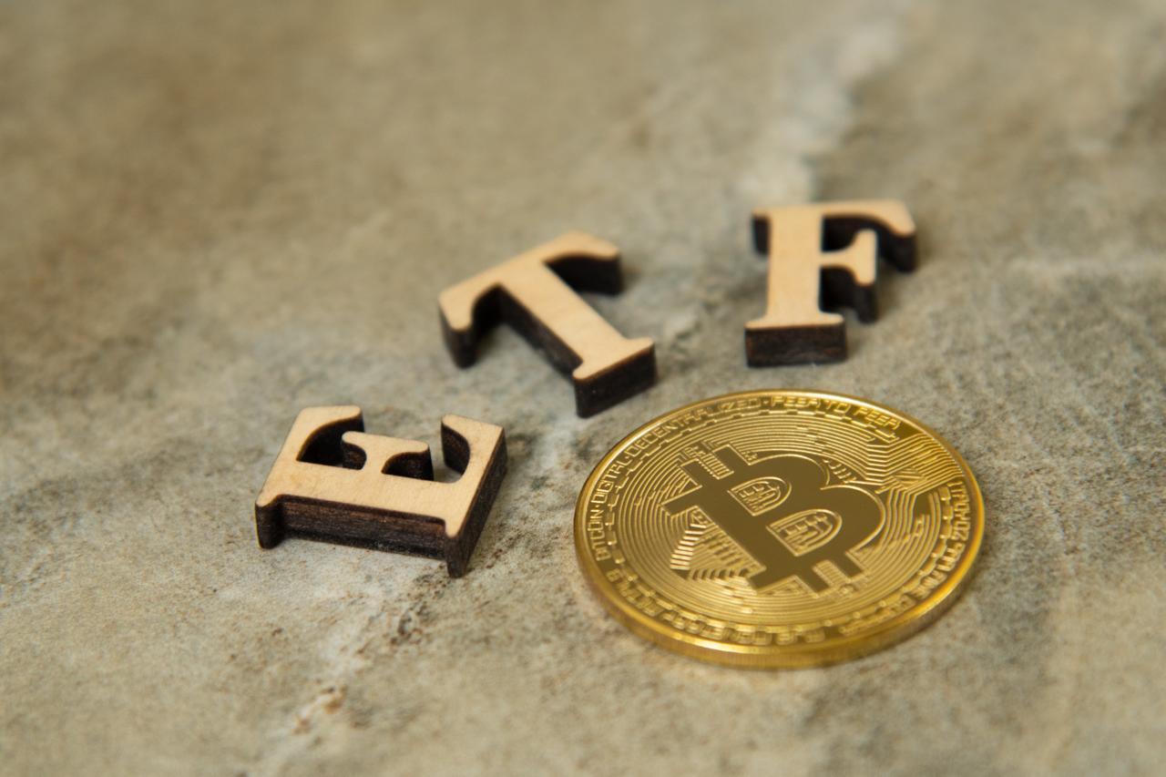 阿布扎比贝莱德比特币ETF持仓价值下跌