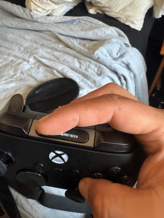 Xbox精英3手柄泄露照曝光 顶部嵌入微型屏幕
